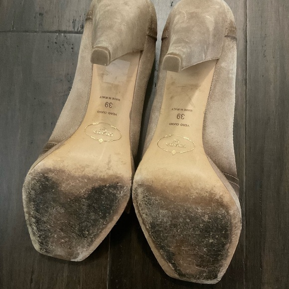 PRADA Made In Italy Beige Vintage Classic Deserto Suede Peep Toe Heels Size 39 - Picture 6 of 7
